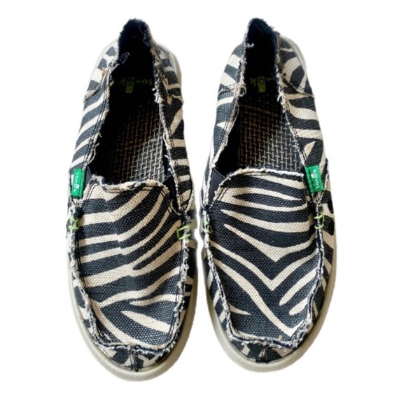 Sanuk On the Prowl Slip on Shoes Metallic Zebra Print Size 5 NWOT - Picture 1 of 4